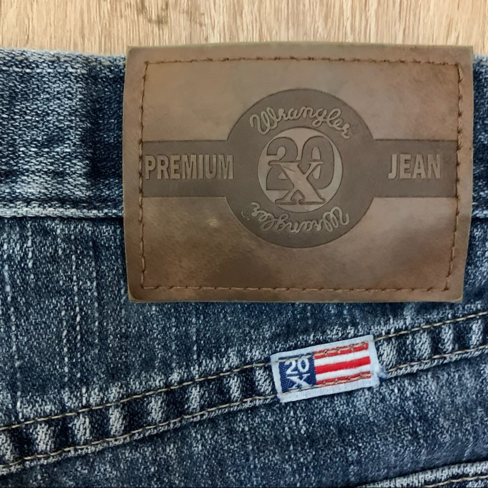 Wrangler 20x women’s blue jeans 9/10 x 34 - Picture 4 of 11